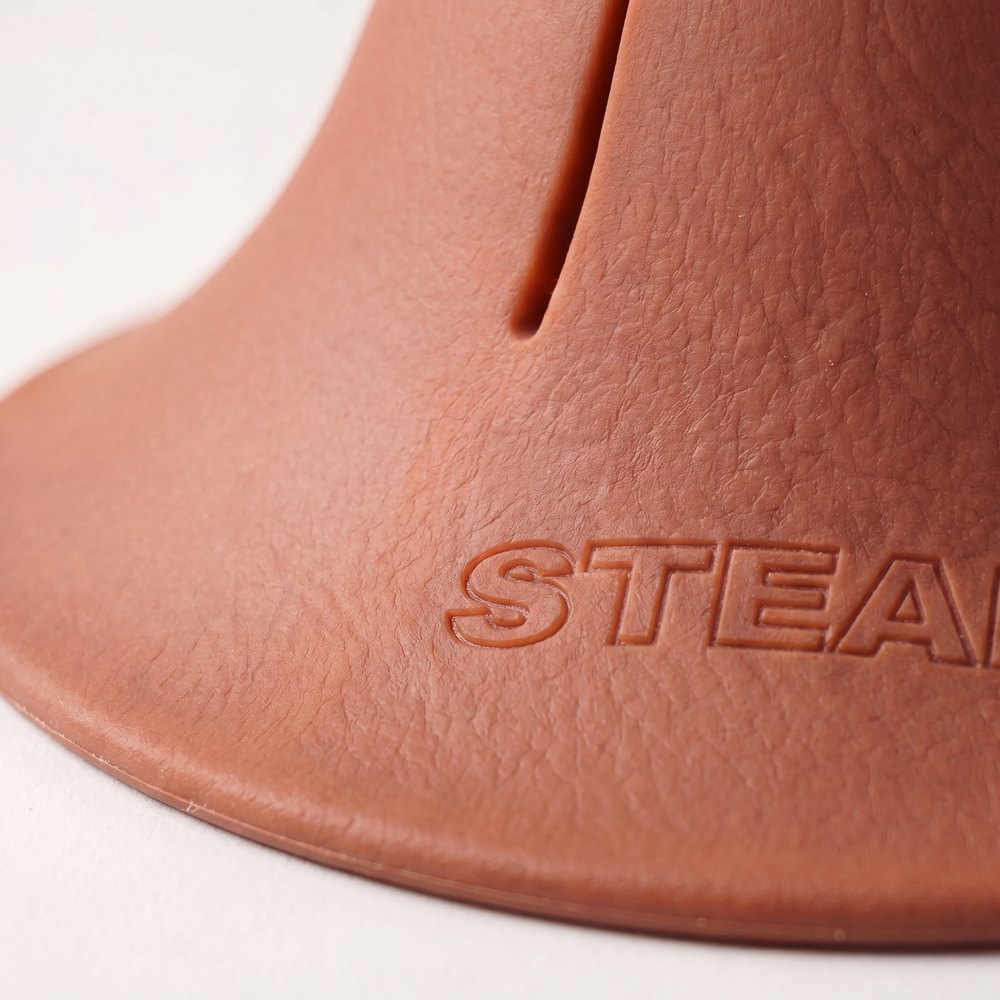 Macro of the flared base and the moulded STEADI mark.